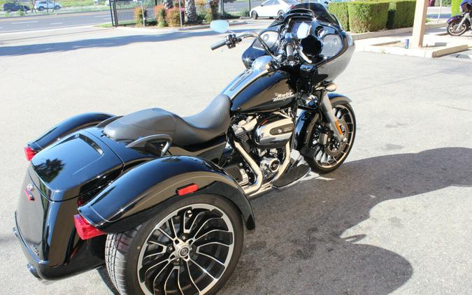 Harley-Davidson® Road Glide 3 2024 FLTRT 852393T VIVID BLACK W/ PINSTRIPE