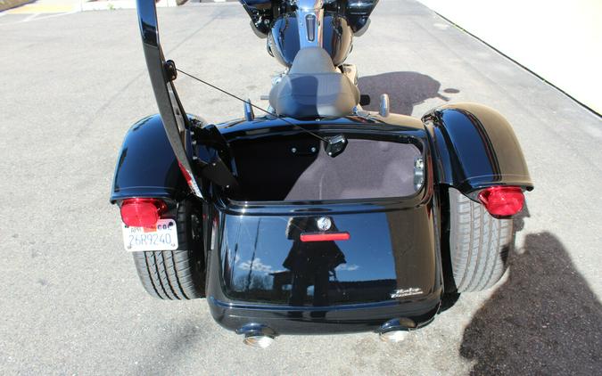 Harley-Davidson® Road Glide 3 2024 FLTRT 852393T VIVID BLACK W/ PINSTRIPE