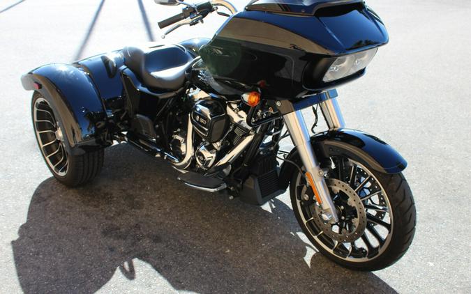 Harley-Davidson® Road Glide 3 2024 FLTRT 852393T VIVID BLACK W/ PINSTRIPE