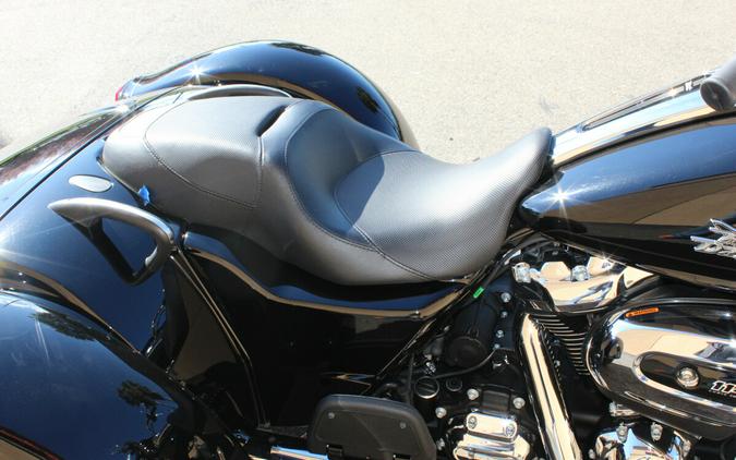 Harley-Davidson® Road Glide 3 2024 FLTRT 852393T VIVID BLACK W/ PINSTRIPE