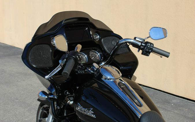 Harley-Davidson® Road Glide 3 2024 FLTRT 852393T VIVID BLACK W/ PINSTRIPE