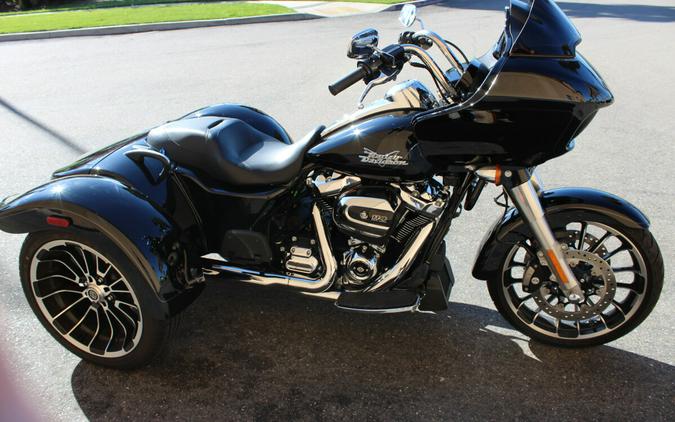 Harley-Davidson® Road Glide 3 2024 FLTRT 852393T VIVID BLACK W/ PINSTRIPE