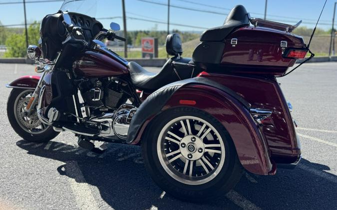 FLHTCUTG 2015 Tri Glide Ultra