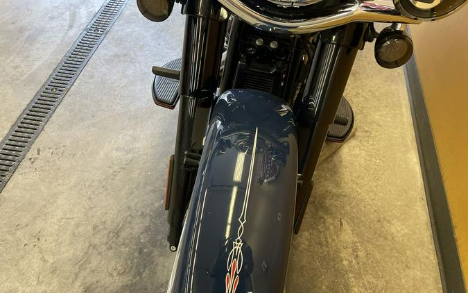 2019 Harley-Davidson® FLHC - Softail® Heritage Classic