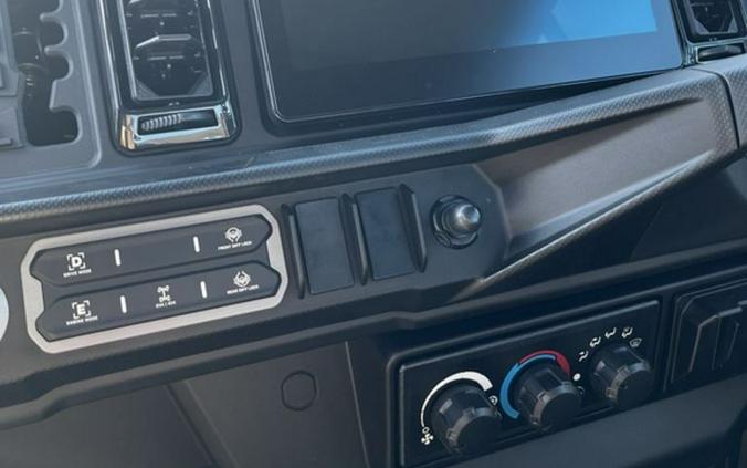 2026 Can-Am Defender MAX XT CAB HD11