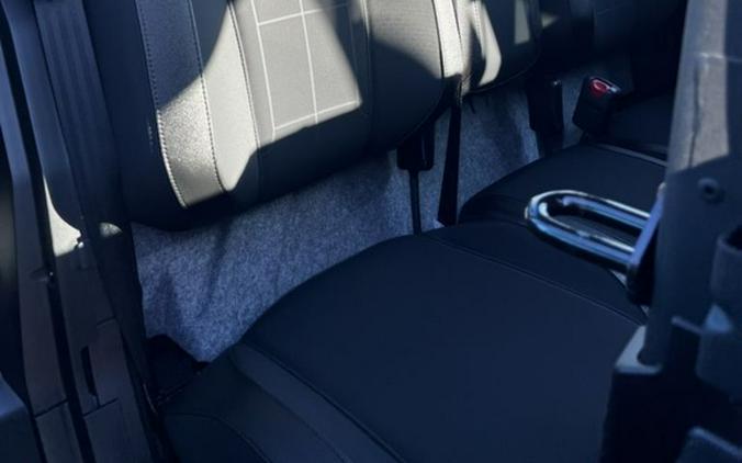 2026 Can-Am Defender MAX XT CAB HD11