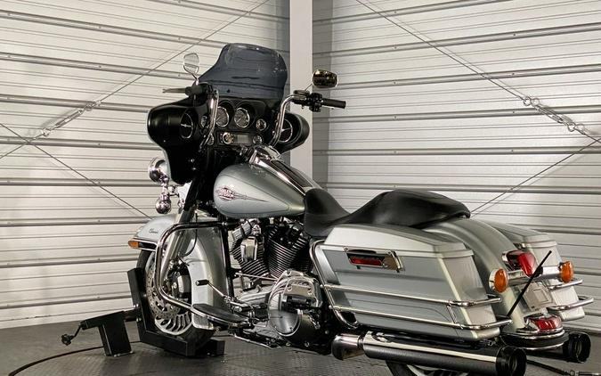 2011 Harley-Davidson® FLHTC - Electra Glide® Classic