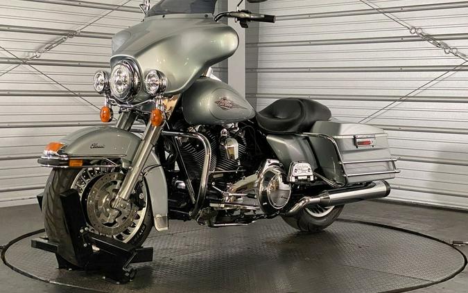 2011 Harley-Davidson® FLHTC - Electra Glide® Classic