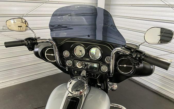2011 Harley-Davidson® FLHTC - Electra Glide® Classic