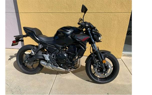 2020 Kawasaki Z650 Review (11 Fast Facts – Urban + Sport Motorcycle)