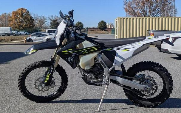 2026 Triumph TF 250-E Jet Black/Pure White