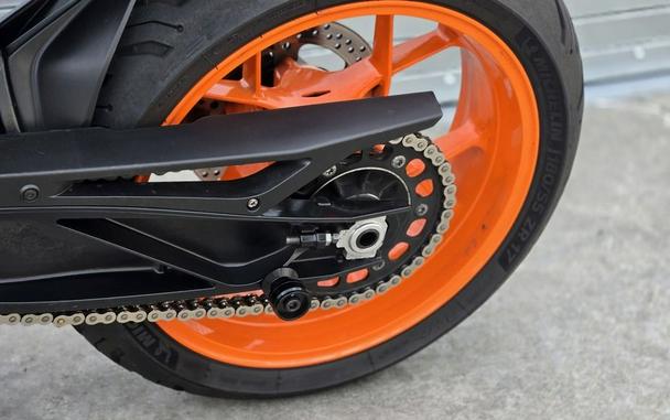 2022 KTM Duke 890 R