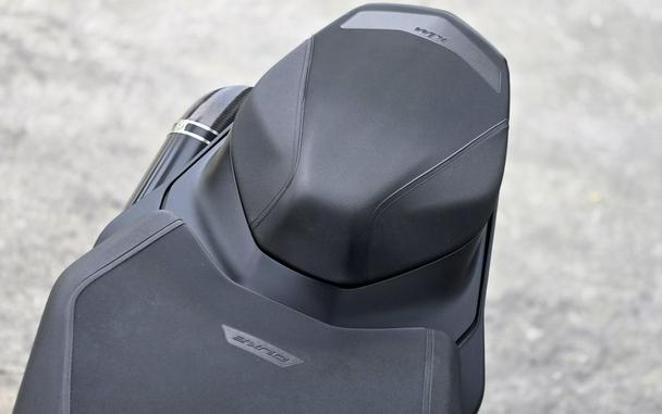 2022 KTM Duke 890 R
