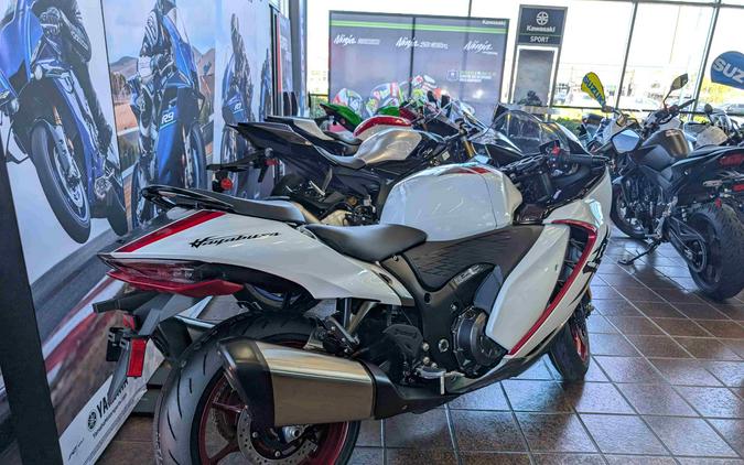 2027 Suzuki Hayabusa Special Edition Pearl Brilliant White / Metallic Oort Gray No.3 - 100033
