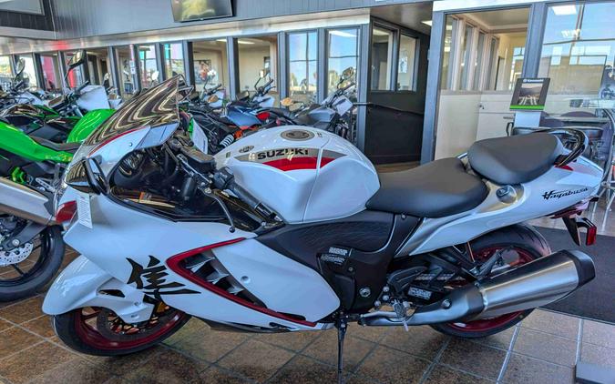 2027 Suzuki Hayabusa Special Edition Pearl Brilliant White / Metallic Oort Gray No.3 - 100033
