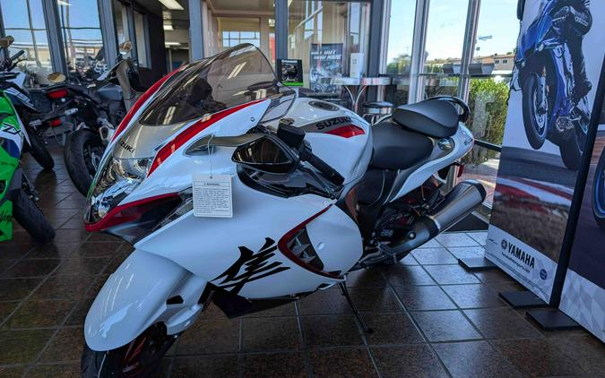 2027 Suzuki Hayabusa Special Edition Pearl Brilliant White / Metallic Oort Gray No.3 - 100033