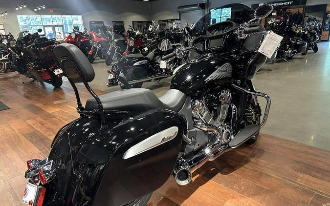 2023 Indian Motorcycle® Challenger® Limited Black Metallic