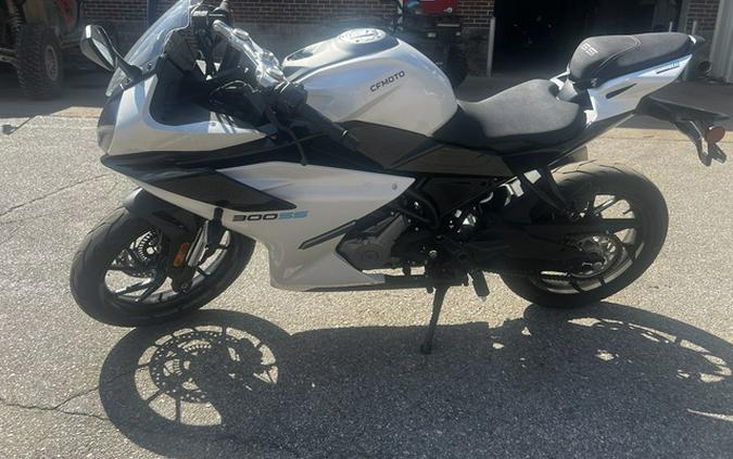 2025 CFMOTO 300SS