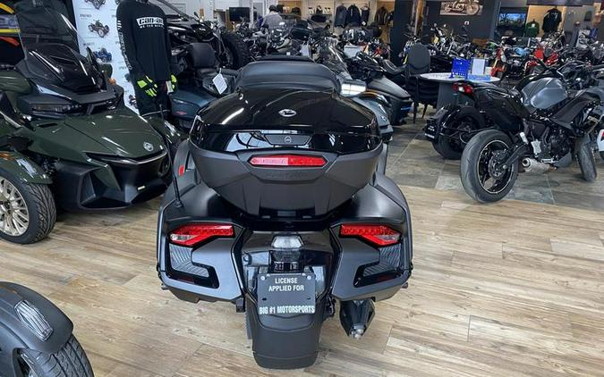 2023 Can-Am® Spyder RT Limited Dark Wheels