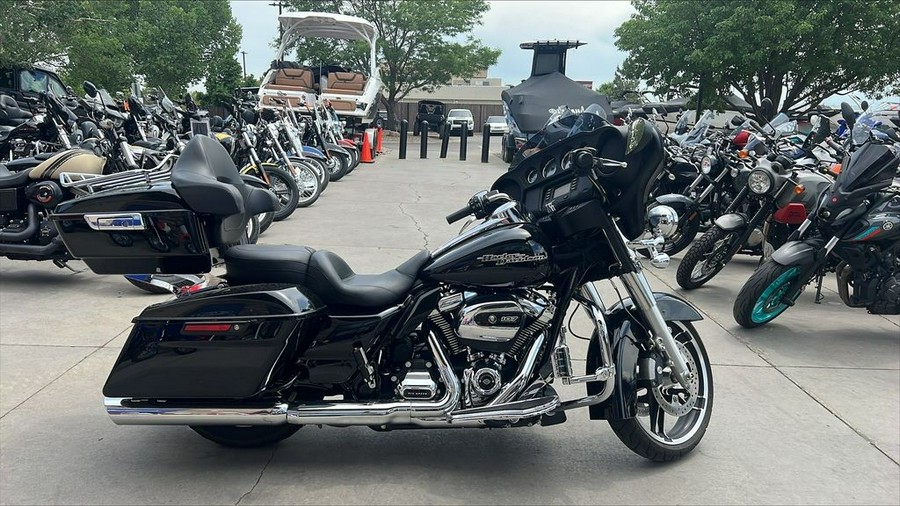 2017 Harley-Davidson® FLHX - Street Glide®