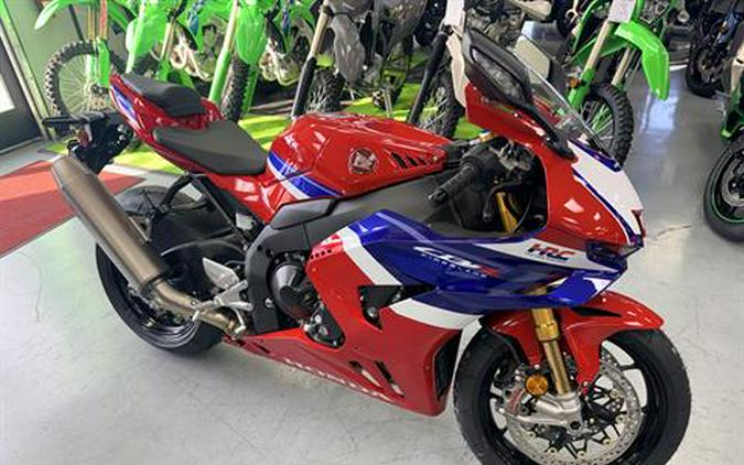 2025 Honda CBR1000RR-R Fireblade SP