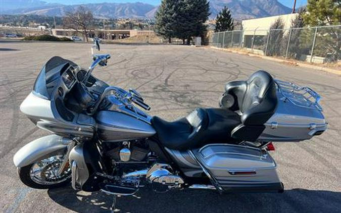 2016 Harley-Davidson CVO™ Road Glide™ Ultra