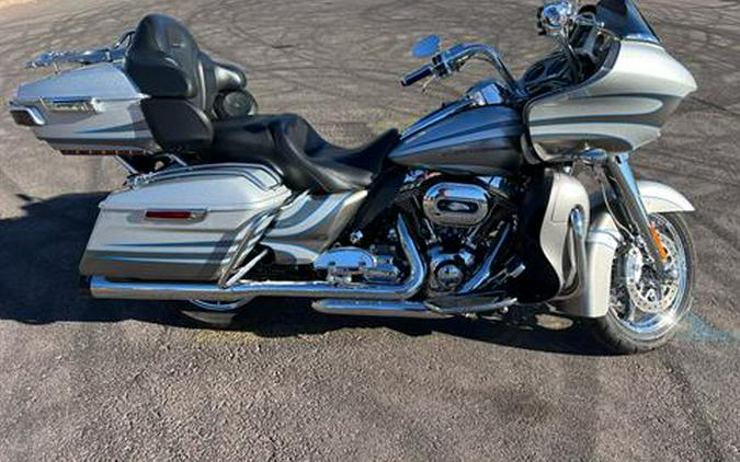 2016 Harley-Davidson CVO™ Road Glide™ Ultra