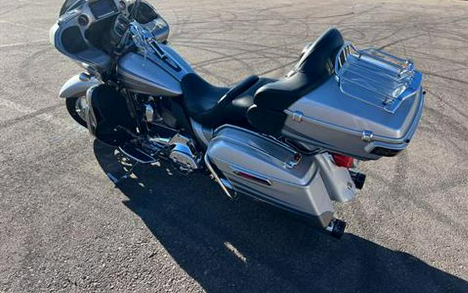 2016 Harley-Davidson CVO™ Road Glide™ Ultra