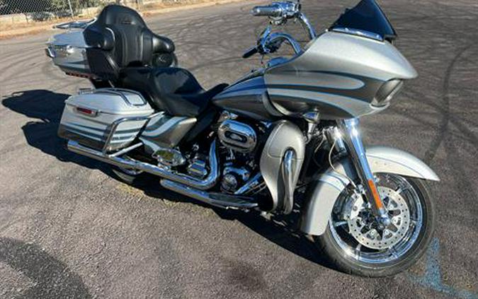 2016 Harley-Davidson CVO™ Road Glide™ Ultra