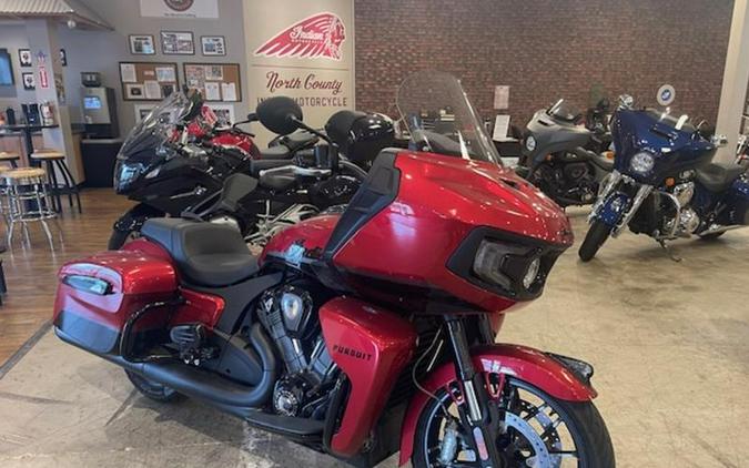 2022 Indian Motorcycle® Pursuit Dark Horse Ruby Metallic/Black Metallic