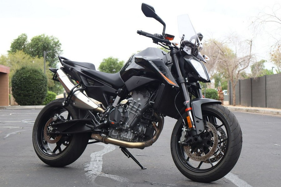 2022 KTM 890 Duke R