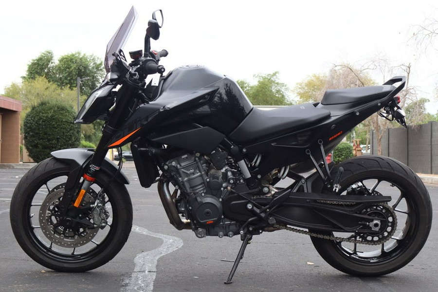 2022 KTM 890 Duke R
