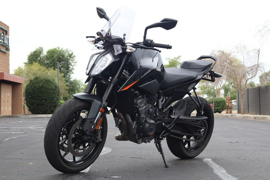 2022 KTM 890 Duke R