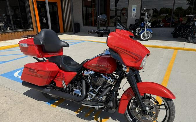 2017 Harley-Davidson® FLHXS - Street Glide® Special