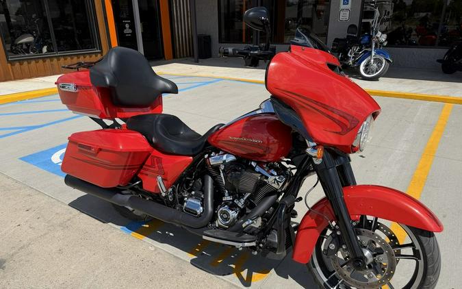 2017 Harley-Davidson® FLHXS - Street Glide® Special