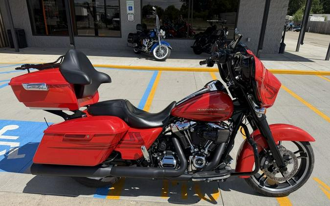 2017 Harley-Davidson® FLHXS - Street Glide® Special