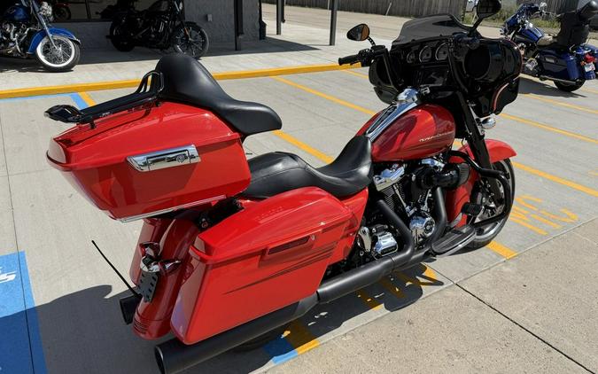 2017 Harley-Davidson® FLHXS - Street Glide® Special