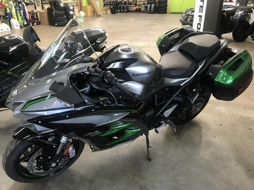 2019 Kawasaki Ninja H2 SX SE+ Review: Supercharged Travel