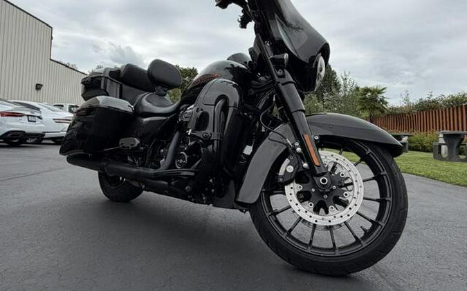 2019 Harley-Davidson Street Glide Special Silver Flux/Black Fuse