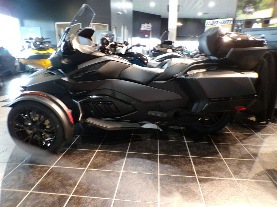 2024 Can-Am® Spyder RT Limited Dark Wheels