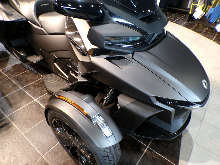 2024 Can-Am® Spyder RT Limited Dark Wheels