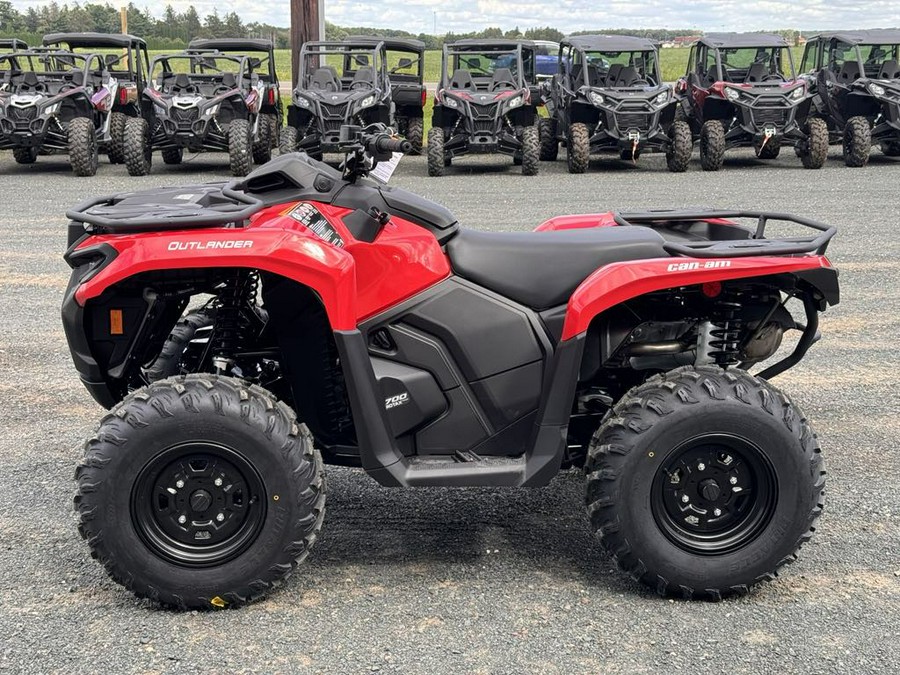 2025 Can-Am OUTLANDER 700