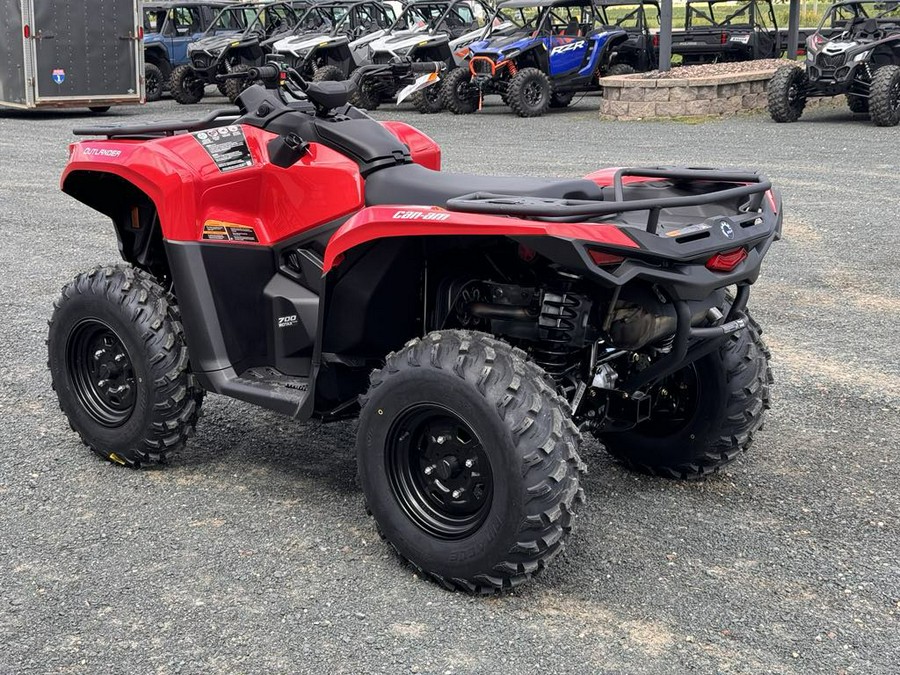 2025 Can-Am OUTLANDER 700