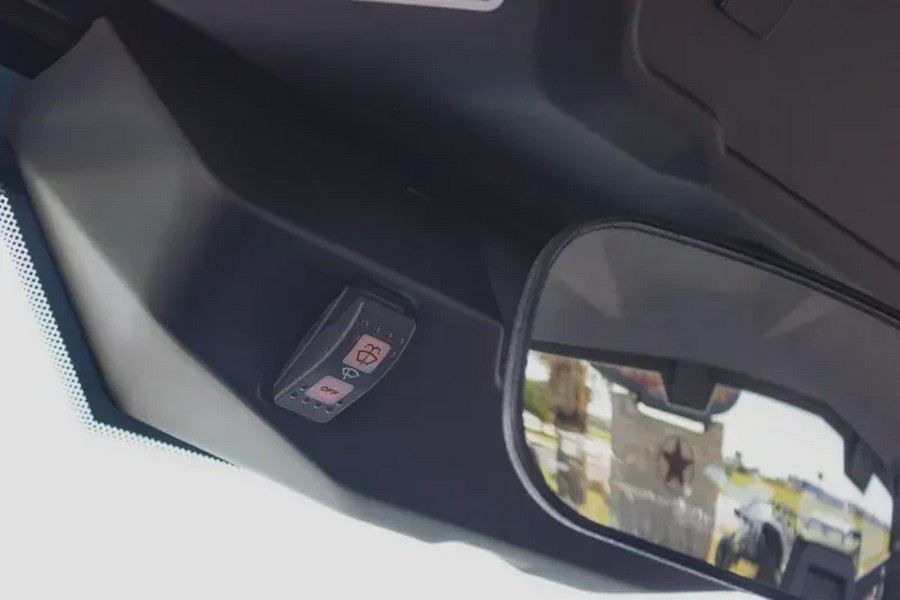 2026 CAN-AM DEFENDER PRO LIMITED CAB HD10