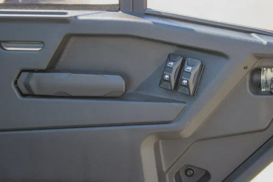 2026 CAN-AM DEFENDER PRO LIMITED CAB HD10