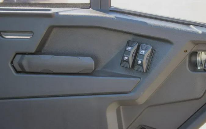 2026 CAN-AM DEFENDER PRO LIMITED CAB HD10