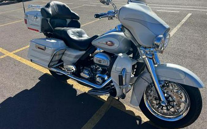 2008 Harley-Davidson CVO™ Screamin' Eagle® Ultra Classic® Electra Glide®