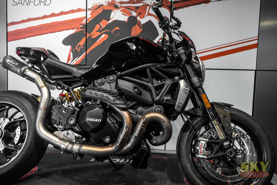 2016 Ducati Monster 1200 R Thrilling Black