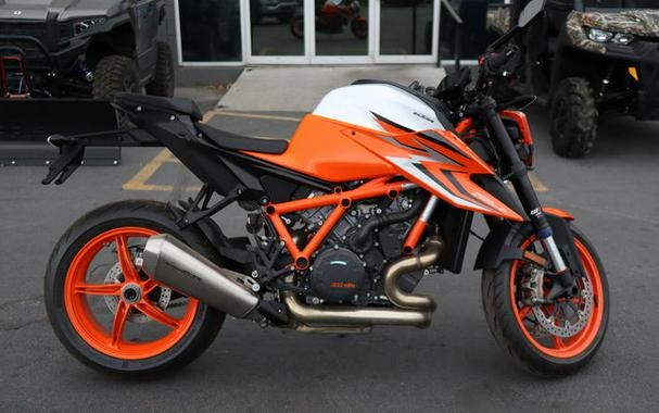 2022 KTM 1290 Super Duke R EVO: MD Ride Review, Part 1 (Bike Reports) (News)
