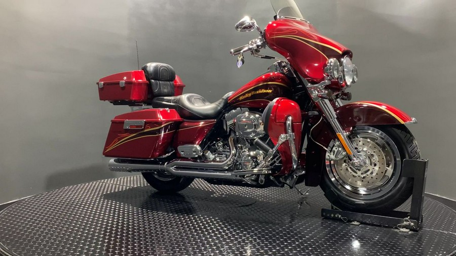 2005 Harley-Davidson® FLHTCSE2 - CVO Electra Glide